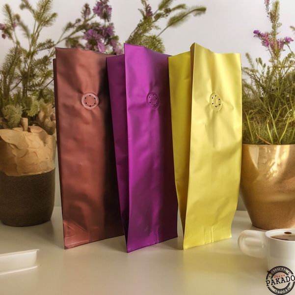 Gusseted Center Seal Bag with degassing valve, GOLD, 135х360х35, 1kg